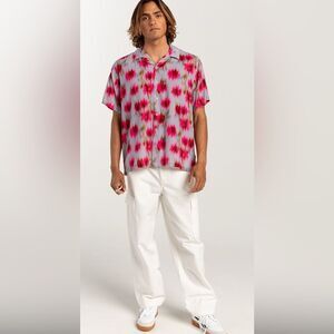 NWT RSQ Men’s Vibrant Pink and Red Short Sleeve Button Down Shirt - Size XL